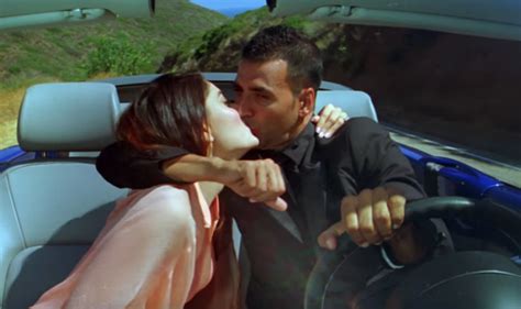 kareena kapoor lip kiss|Akshay Kumar and Kareena Kapoor had 10 intense lip lock kisses in.